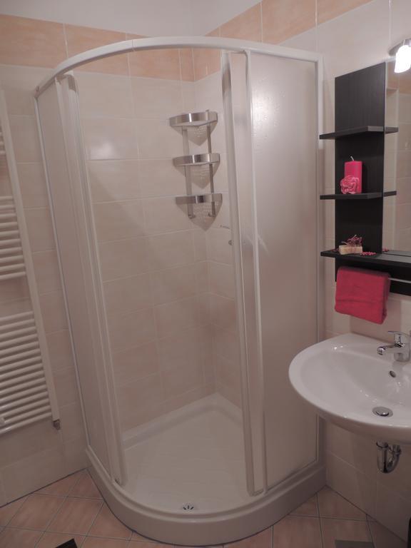 Apartment Alvarium Кобарид Стая снимка